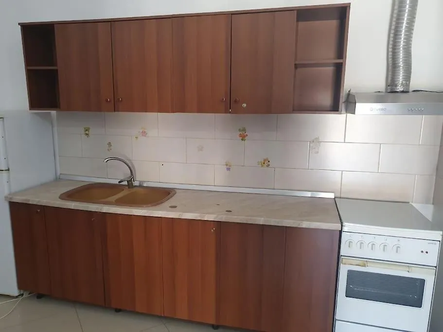 Apartment 2 Bedroom 15 Min By Bus To Center Tirana 0*,